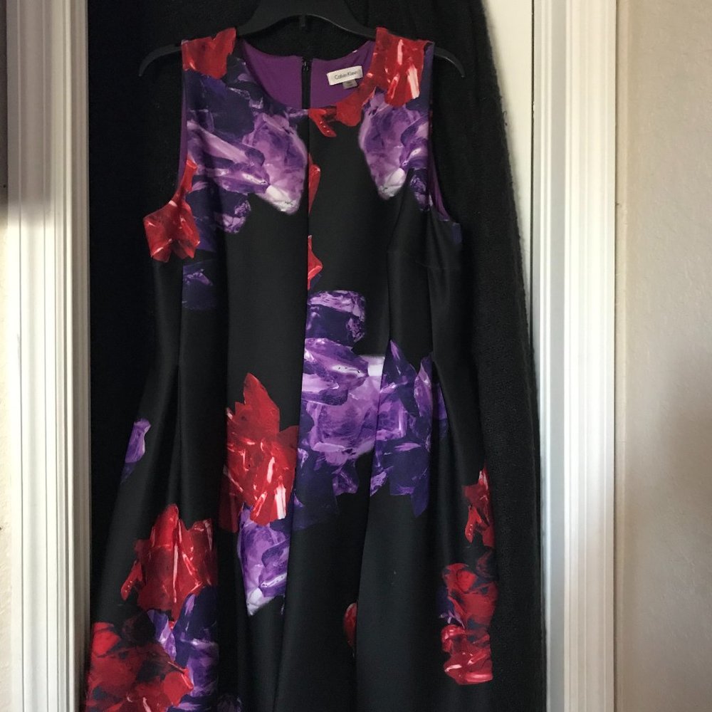 Beautiful Floral Calvin Klein Dress  (14W)